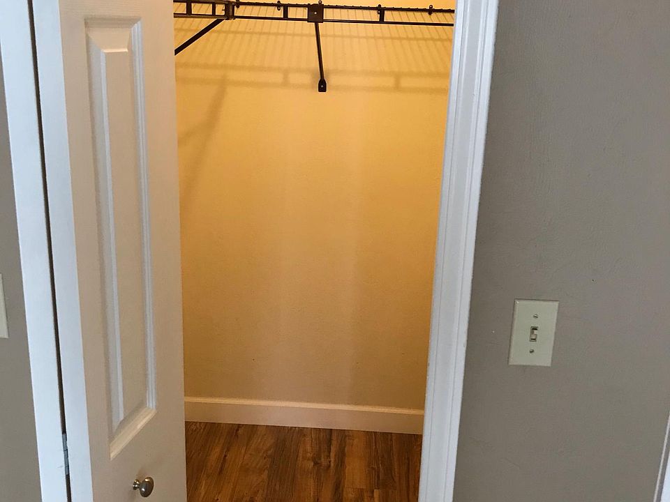1st image of 419 Shangri La Cir