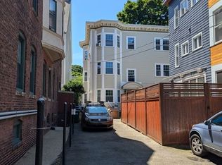 34 William St #2, Cambridge, MA 02139