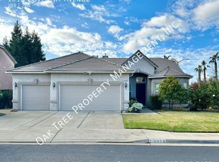 1018 Coventry Ave, Clovis, CA 93611