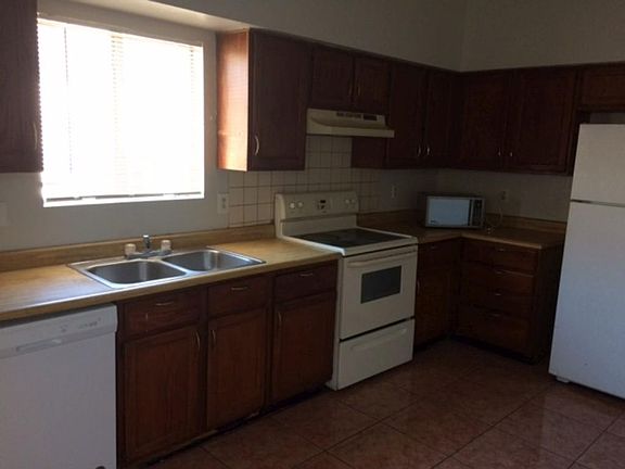 5th image of 5740 N 67th Dr