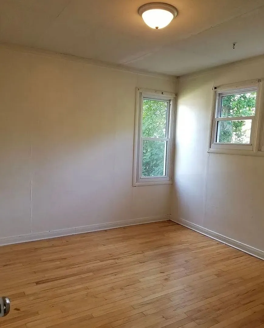 117 N Jefferson St. Bloomington — Photo 4