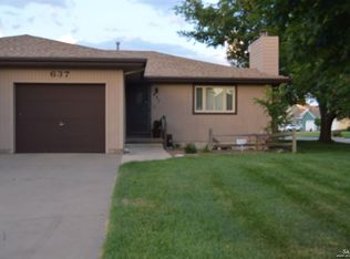 637 Georgetown Ct, Salina, KS 67401