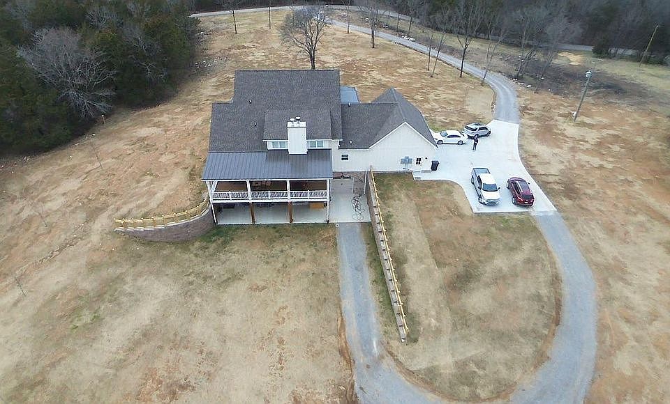 2nd image of 8440 Pettus Rd