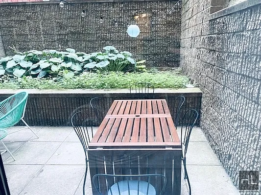 Rented by Highline Residential | media 4