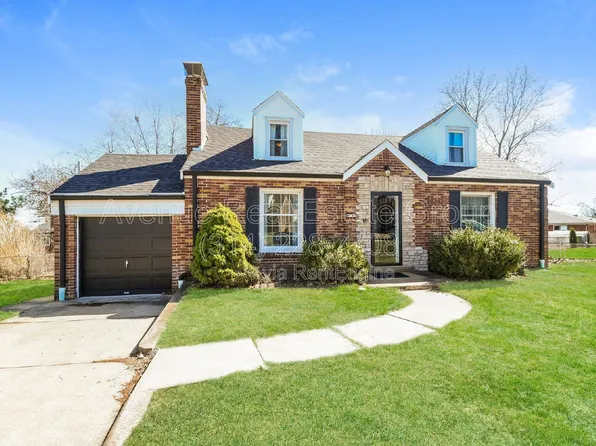 9150 Wayne Dr, Saint Louis, MO 63123