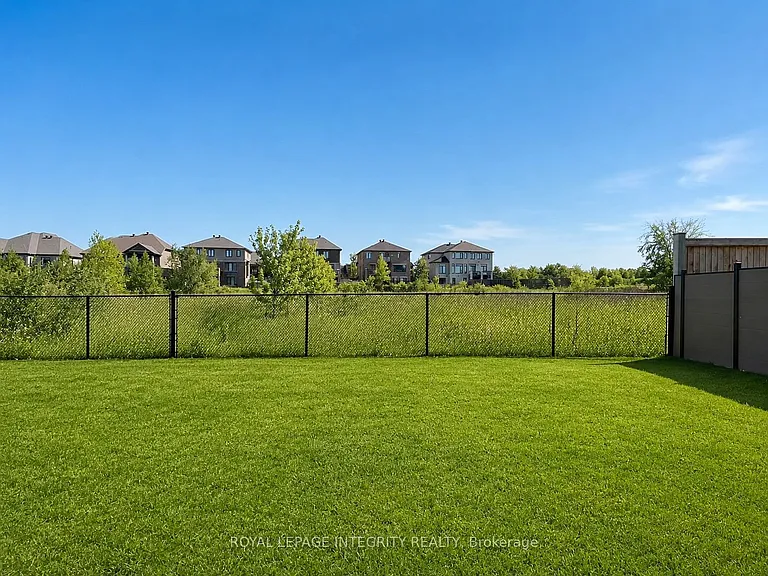 747 Coast Cir — Photo 24