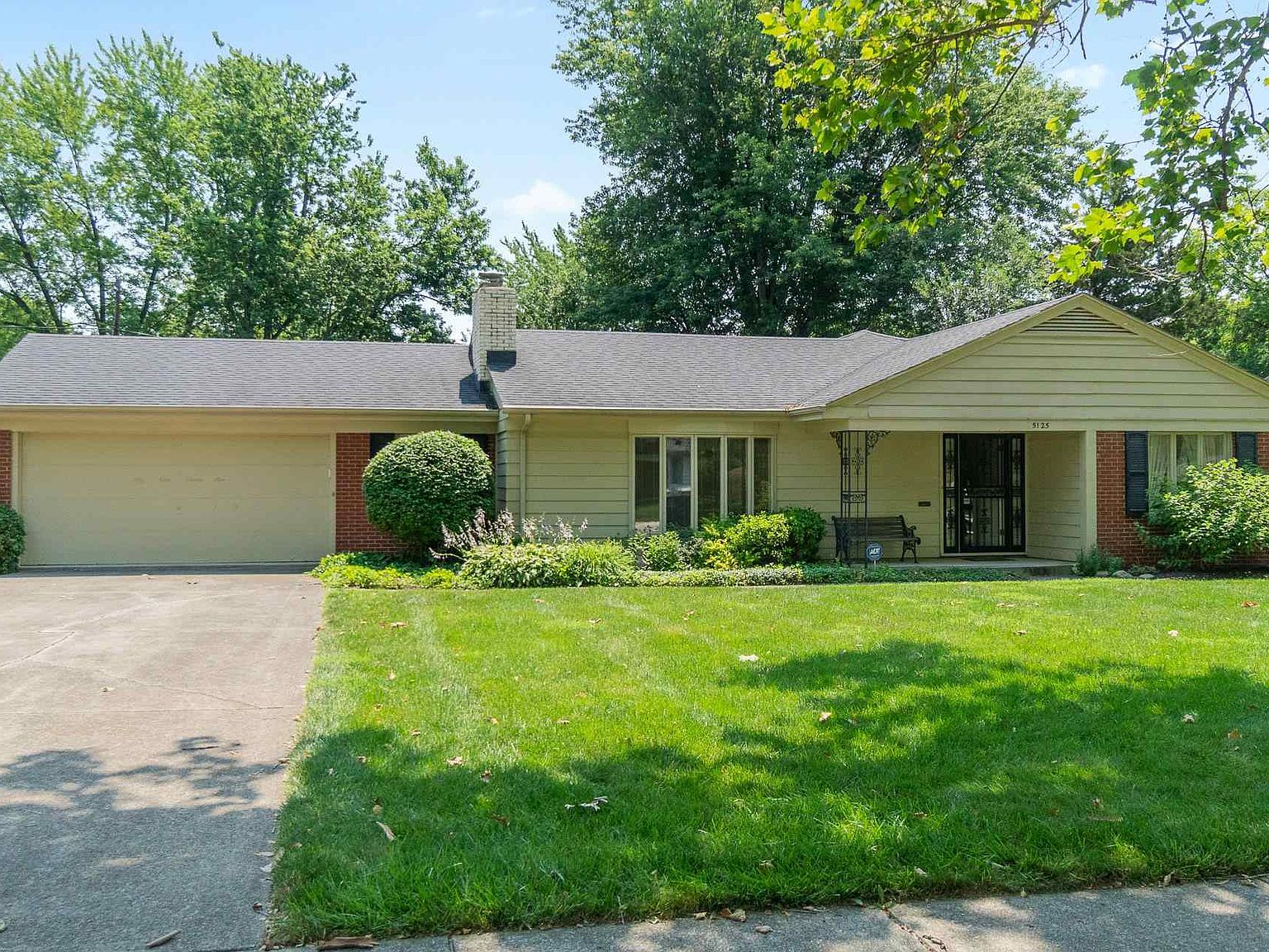 5125 Woodhurst Blvd, Fort Wayne, IN 46807 | Zillow