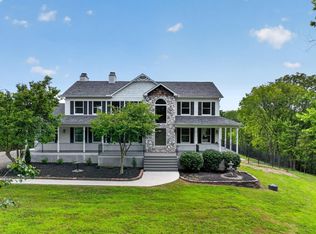 5716 Pioneer Ridge Ln, Lawrenceburg, IN 47025
