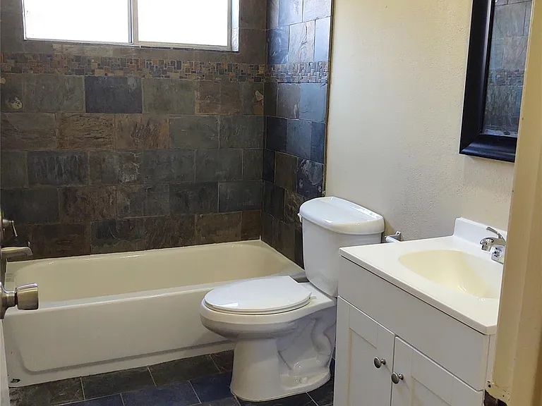 2515 Heritage Colony Dr — Photo 12