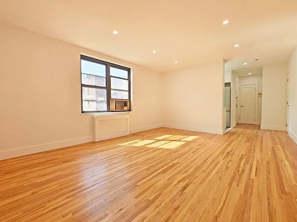 52-02 39th Ave #3A, Woodside, NY 11377