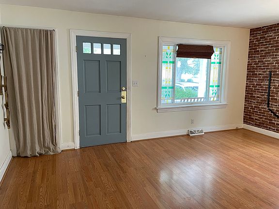 2nd image of 553 E Thompson St
