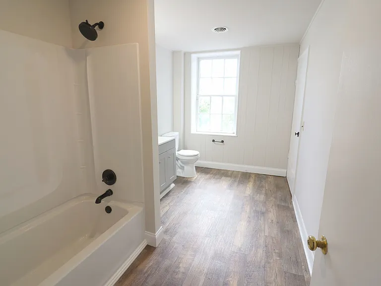 1419 W Main St #B — Photo 14