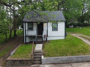 2810 Elmwood Ave, Kansas City, MO 64128