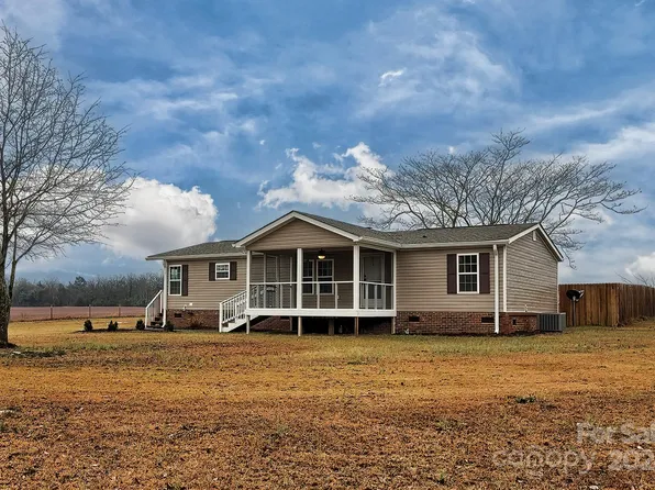 1215 Neds Creek Rd, Kershaw, SC 29067