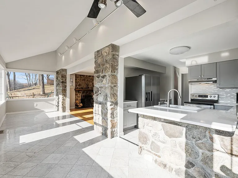 16 Crescent Dr — Photo 5