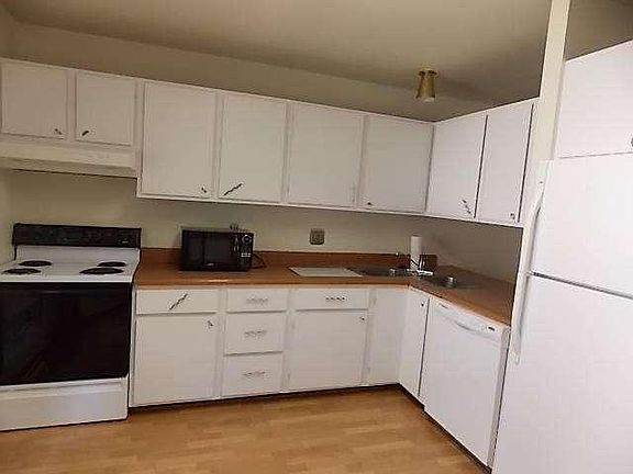 4th image of 28 S Lakewood Gardens Ln