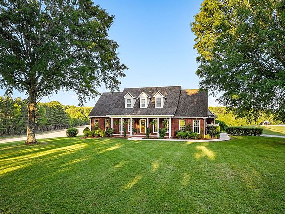 4th image of 591 Pinewood Ln