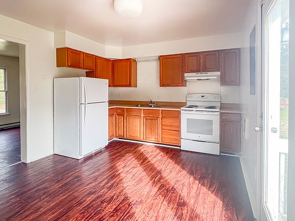 4th image of 496 Lancaster Creek Dr