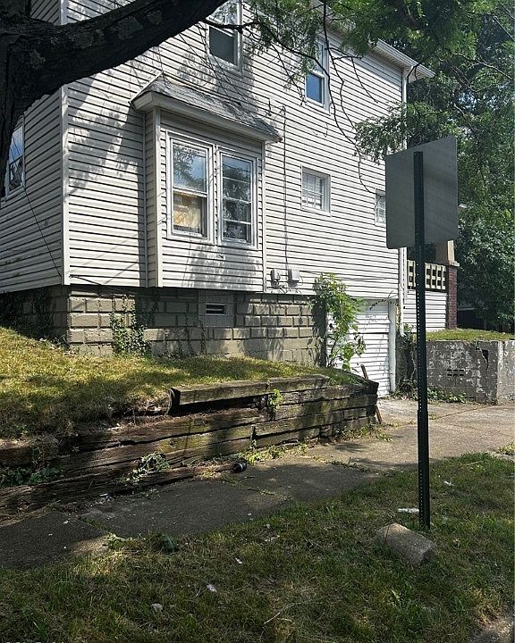 2nd image of 63 W Mildred Ave