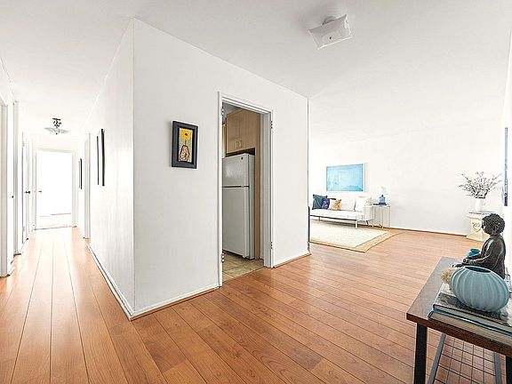 5th image of 370 Ocean Pkwy APT 11A