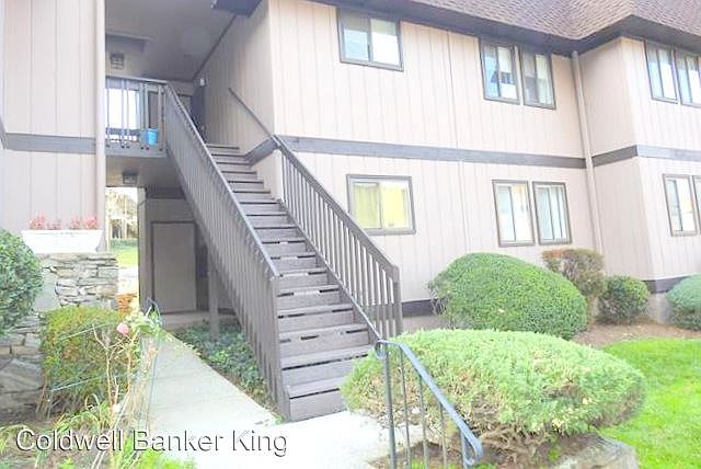 1st image of 33 Lake Dr