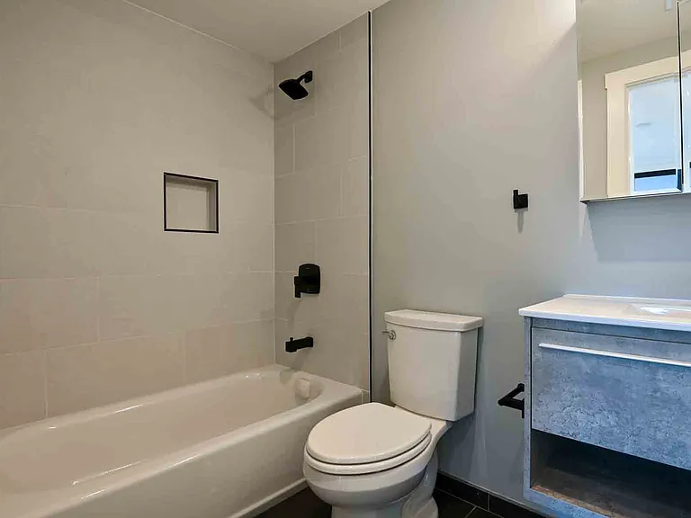 2641 4th St NE #2 — Photo 58