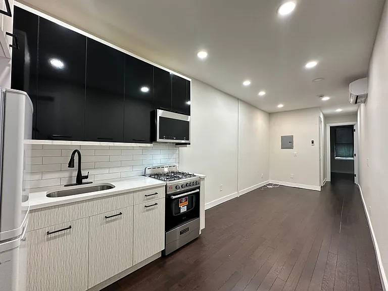 50 Jordan Ave #19E — Photo 3
