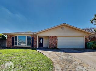 3816 Walnut Dr, Bedford, TX 76021
