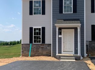 113 Holstein Dr #166, Hanover, PA 17331