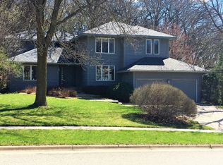 2828 Fox Valley Dr SW, Rochester, MN 55902