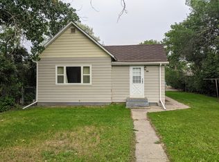 211 W Cascade Ave, Shelby, MT 59474
