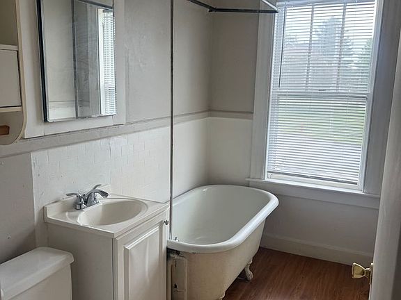 5th image of 448 Cumberland Hill Rd #2F