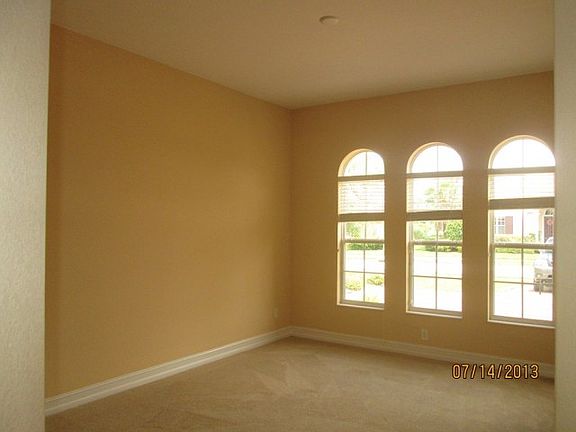 5th image of 233 Pesaro Dr