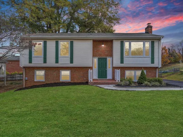 729 Finney Dr, Vinton, VA 24179