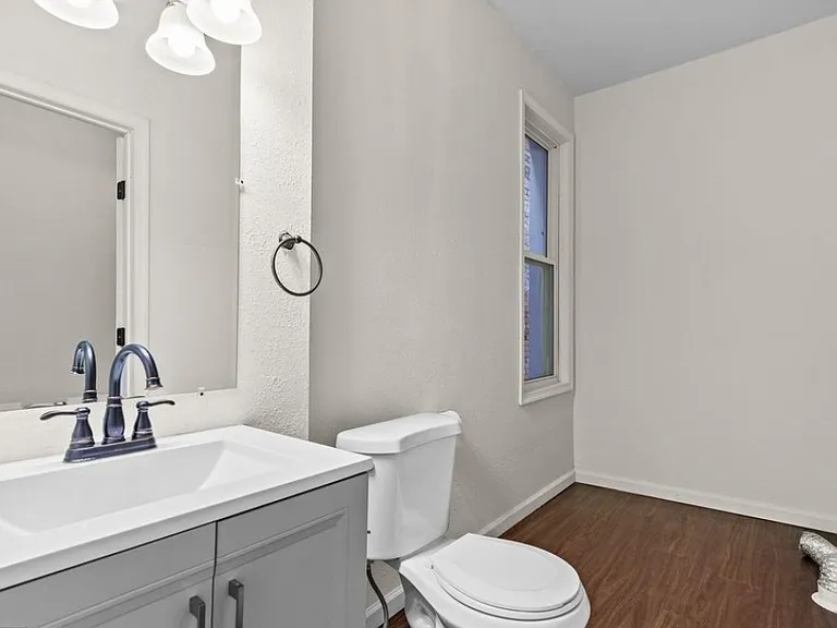 635 Camp St — Photo 12