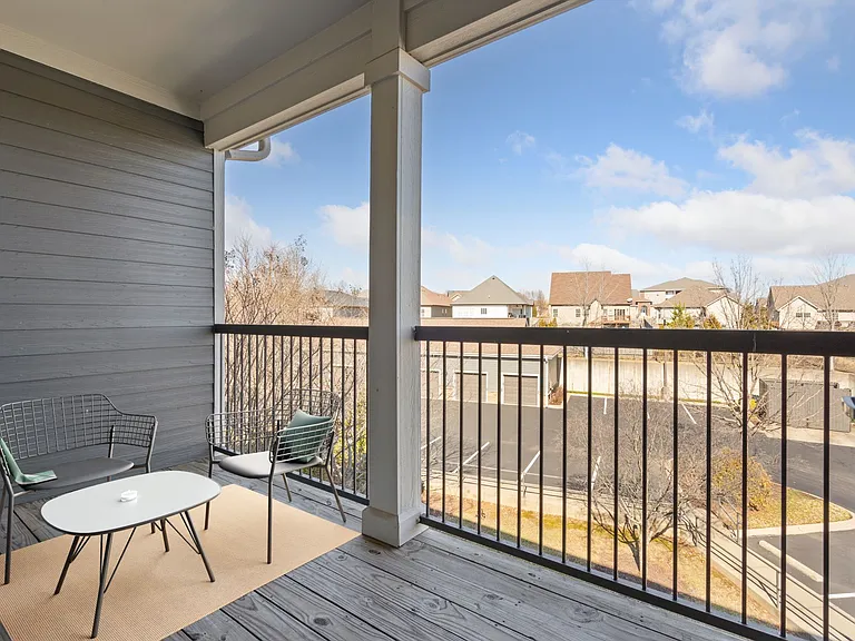 B1 - 2 Bed / 2 Bath - 967 Sq.Ft.