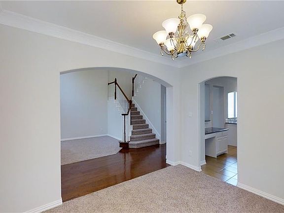 4th image of 8390 Fullerton St