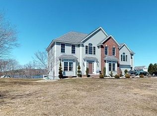 289 Washington St, Groveland, MA 01834