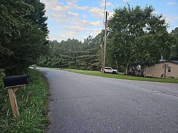 5th image of 164 Lakeside Cir