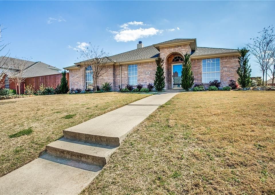 1st image of 200 Silvercreek Dr