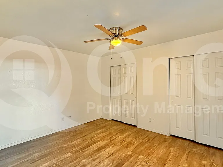1007 N Menze St — Photo 4