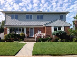 77 Martin Rd N, Bethpage, NY 11714