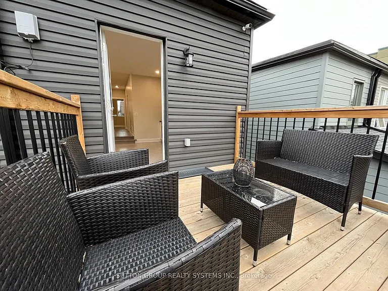 213 Osler St #2 — Photo 31