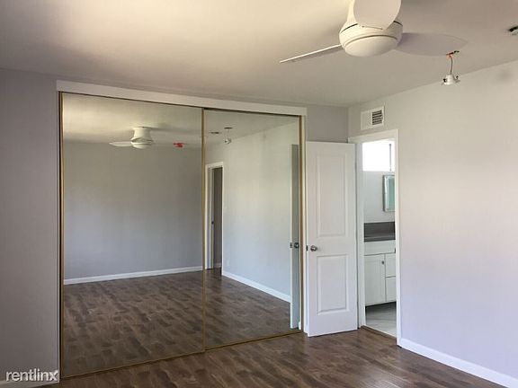 4th image of 11130 Huston St APT 8