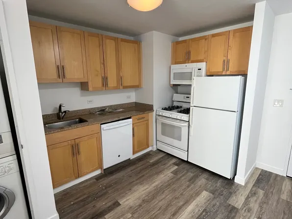 556 3rd Avenue image 1 of 4