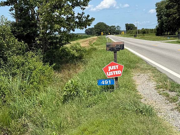 3rd image of 491 Highway 385 S