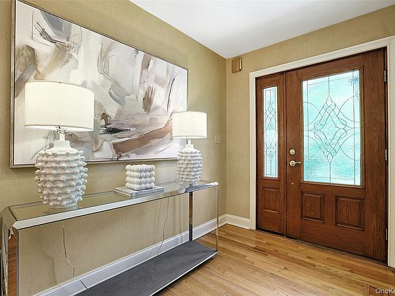 5th image of 22 Garey Drive