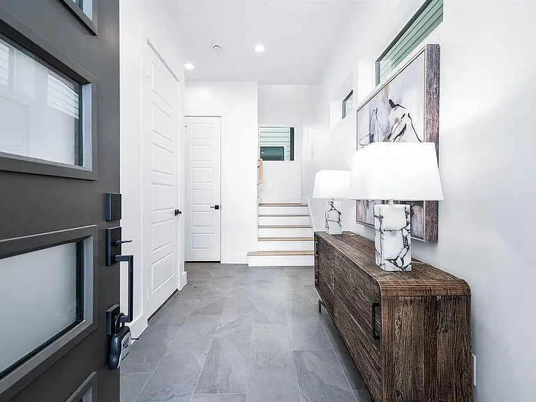 3805 Coyle St — Photo 3