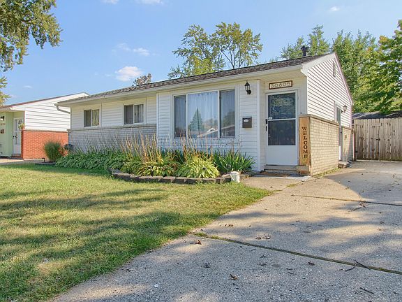 3rd image of 30805 Parkwood St
