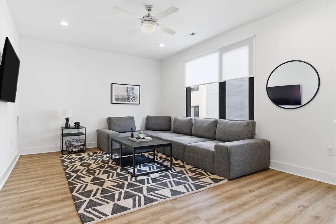 next background image